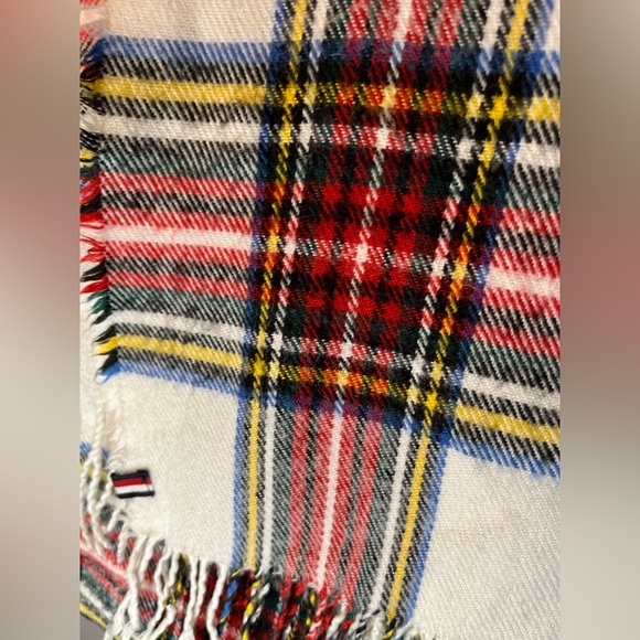 Tommy Hilfiger scarf Tartan - Picture 9 of 9